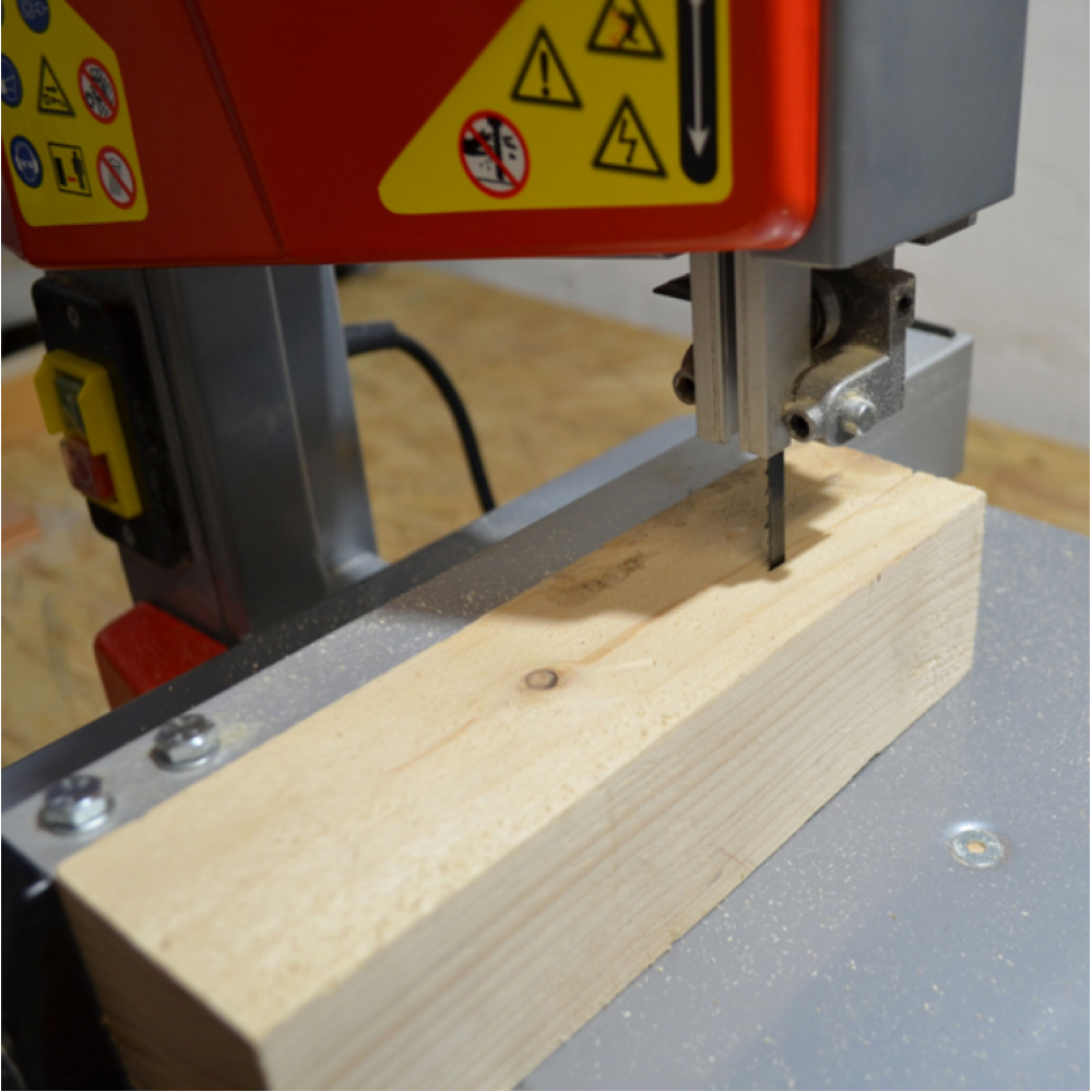 Стрічкова пила по дереву HECHT 8925 - фото 12 Стрічкова пила по дереву HECHT 8925 - фото 12