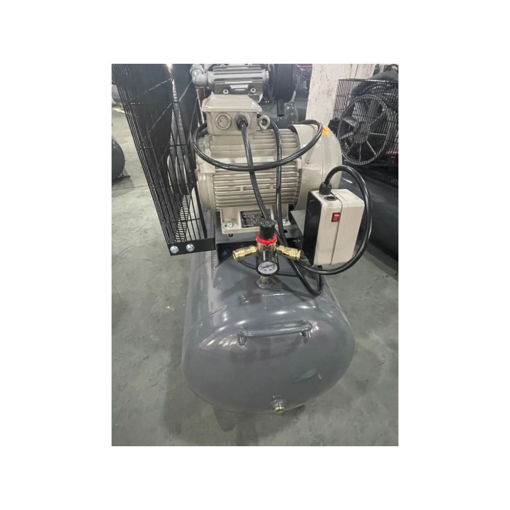 Поршневий компресор MAST VA90/200L 400 - фото 1 Поршневий компресор MAST VA90/200L 400 - фото 1