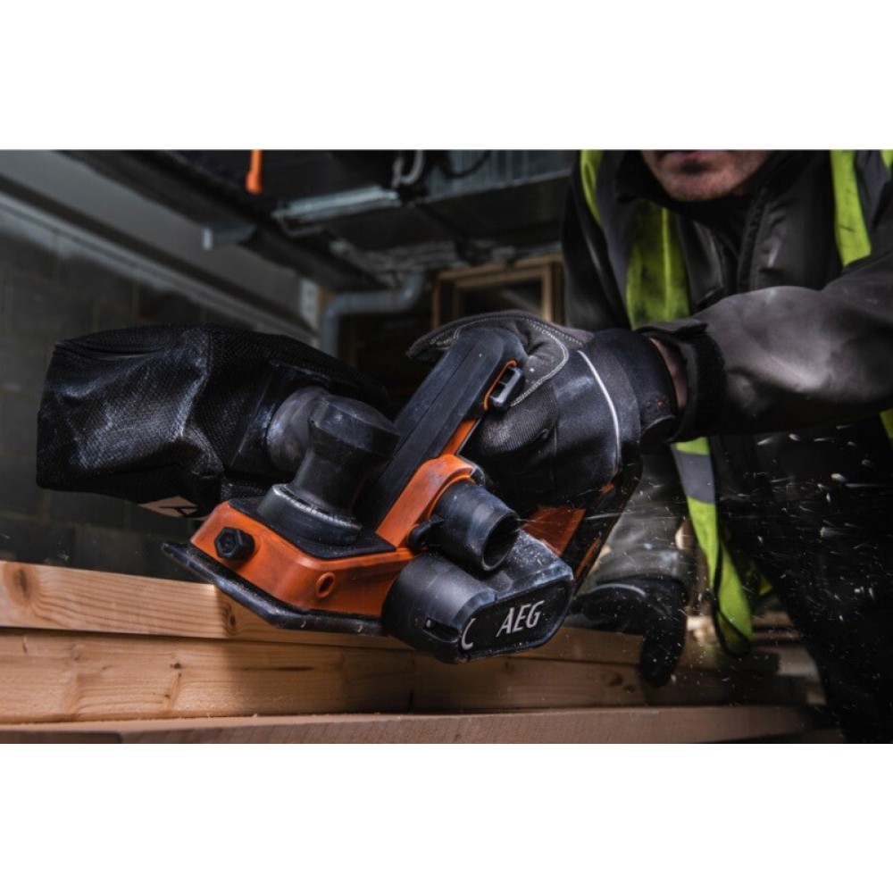 Акумуляторний рубанок AEG BHO18BL-0 без АКБ и ЗП (4935464988) - фото 4 Акумуляторний рубанок AEG BHO18BL-0 без АКБ и ЗП (4935464988) - фото 4