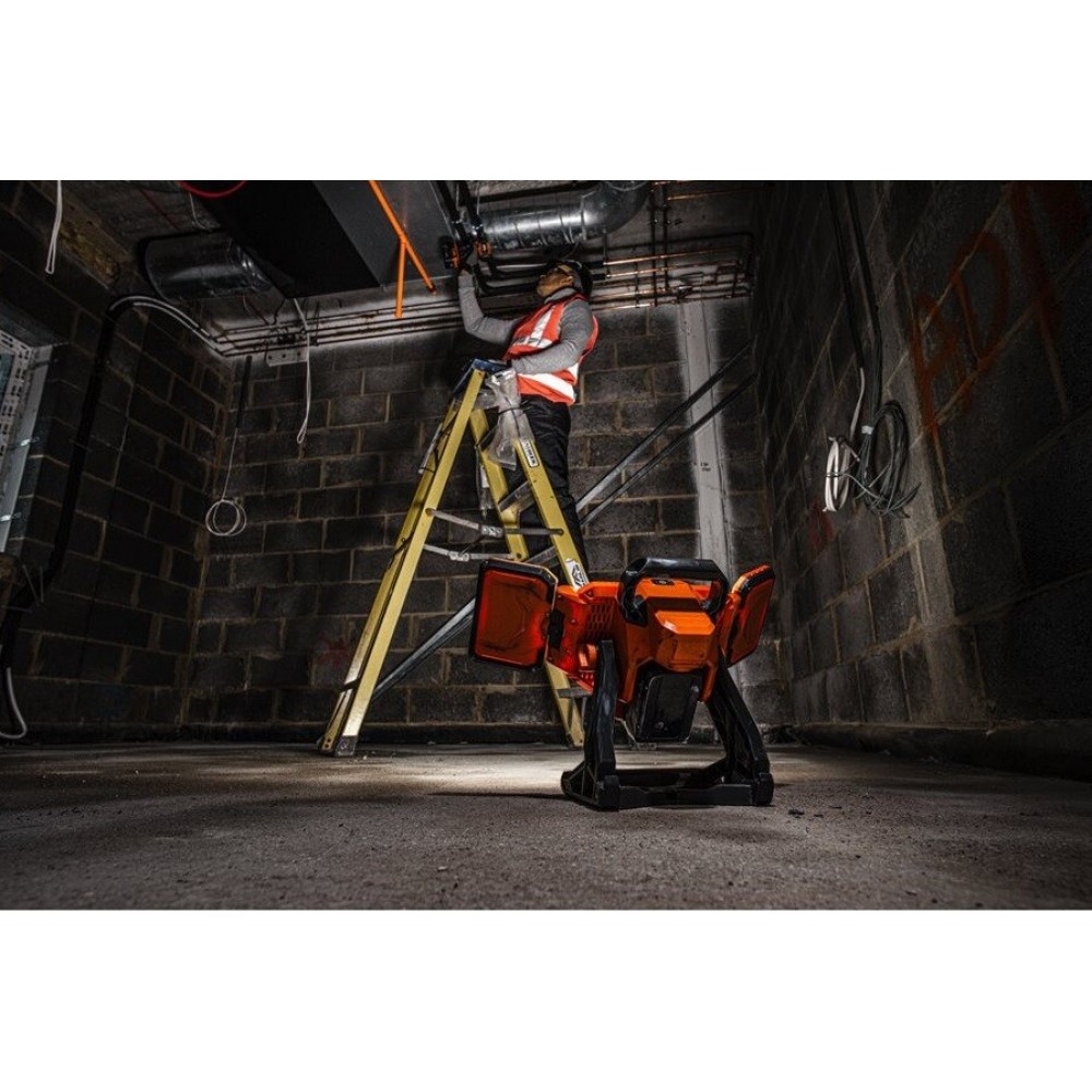 Акумуляторний ліхтар AEG BLP18 (4935480541) (без АКБ та ЗП) - фото 2 Акумуляторний ліхтар AEG BLP18 (4935480541) (без АКБ та ЗП) - фото 2