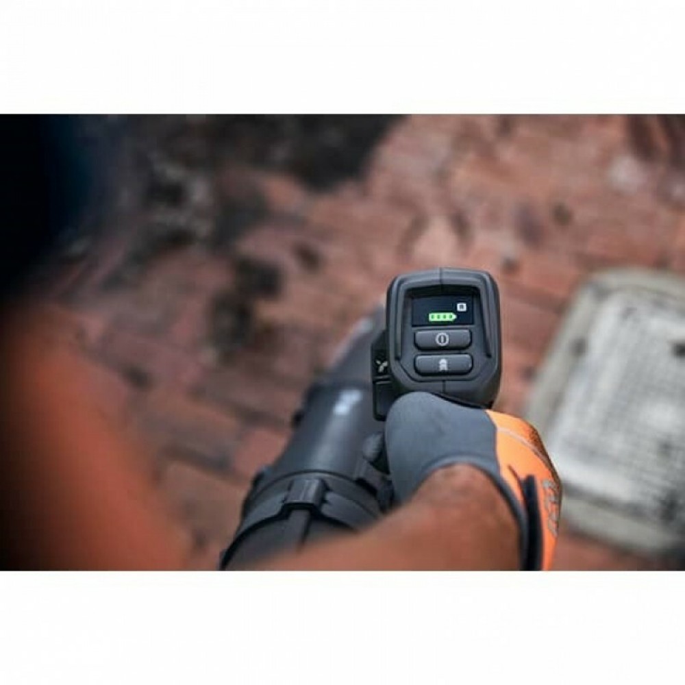 Акумуляторна повітродувка Husqvarna 340iBT (9677962-03) (без АКБ та ЗП) - фото 3 Акумуляторна повітродувка Husqvarna 340iBT (9677962-03) (без АКБ та ЗП) - фото 3