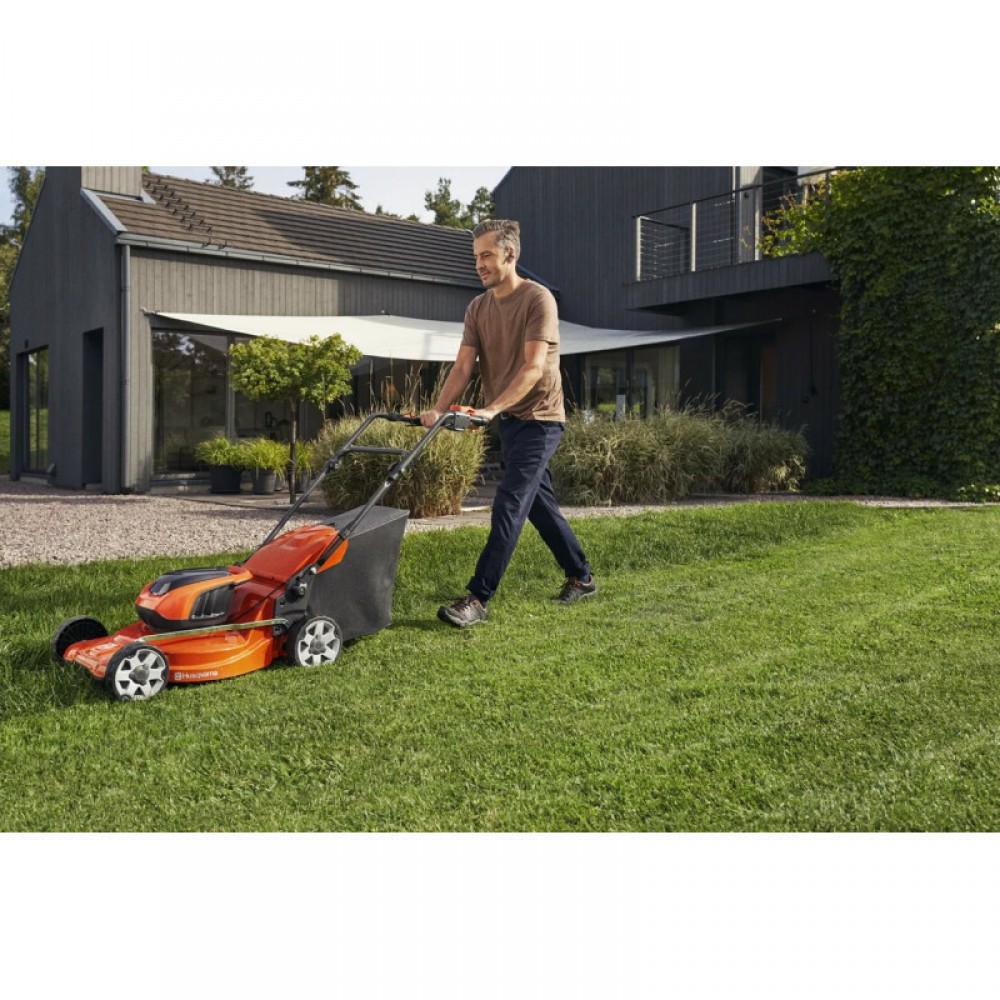 Акумуляторна газонокосарка Husqvarna LC 142i КІТ (9705418-04) - фото 4 Акумуляторна газонокосарка Husqvarna LC 142i КІТ (9705418-04) - фото 4