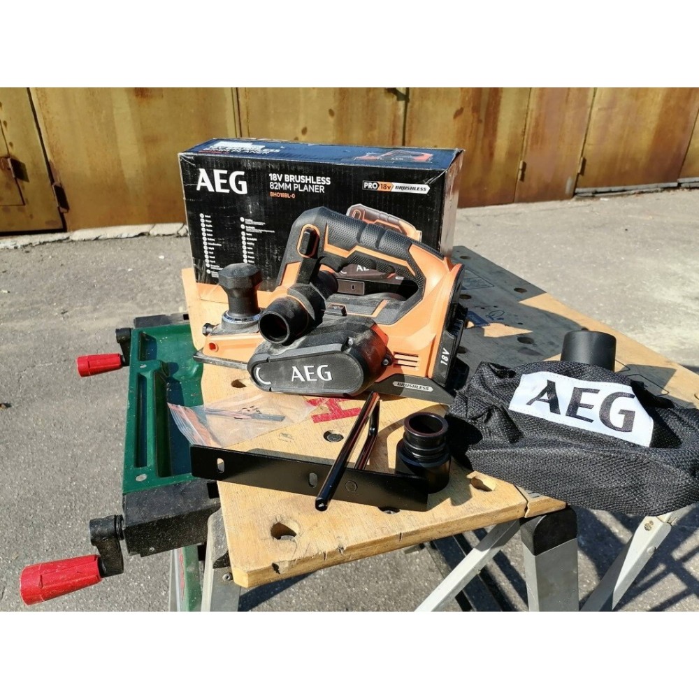 Акумуляторний рубанок AEG BHO18BL-0 без АКБ и ЗП (4935464988) - фото 7 Акумуляторний рубанок AEG BHO18BL-0 без АКБ и ЗП (4935464988) - фото 7