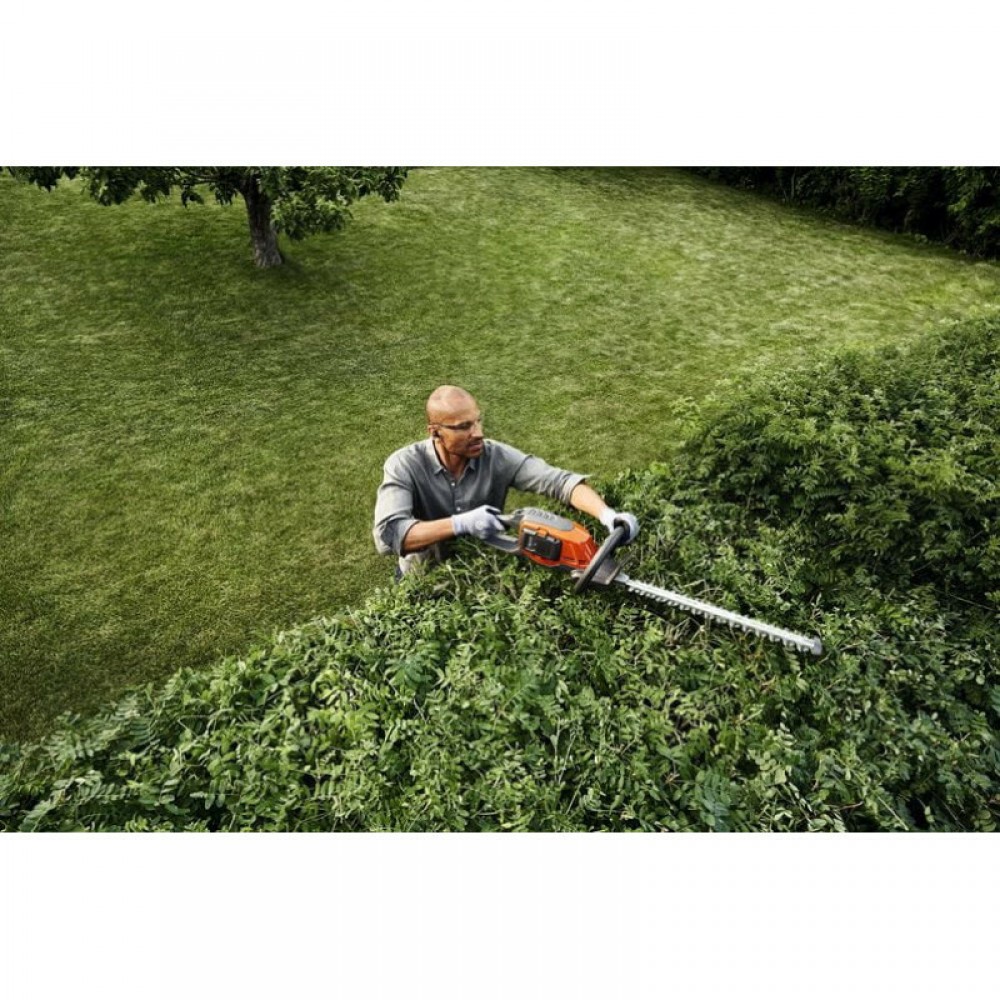 Акумуляторний кущоріз Husqvarna 215iHD45 КІТ (9705365-02) - фото 3 Акумуляторний кущоріз Husqvarna 215iHD45 КІТ (9705365-02) - фото 3