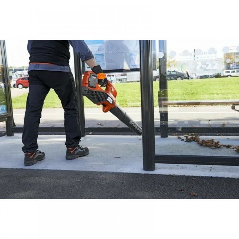 Акумуляторна повітродувка Husqvarna 325iB (9679910-01) без АКБ та ЗП - фото 4 Акумуляторна повітродувка Husqvarna 325iB (9679910-01) без АКБ та ЗП - фото 4