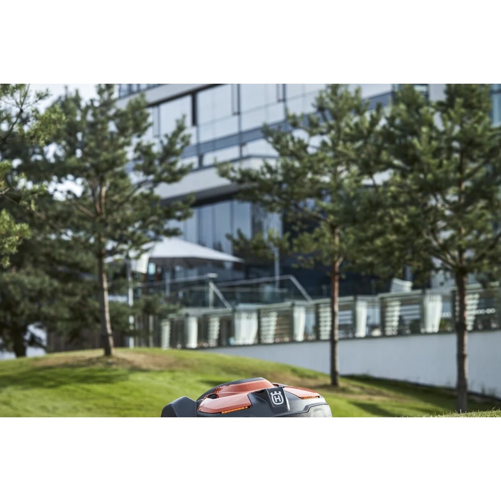 Газонокосарка-робот Husqvarna AM 550 EPOS (9706567-11) - фото 4 Газонокосарка-робот Husqvarna AM 550 EPOS (9706567-11) - фото 4