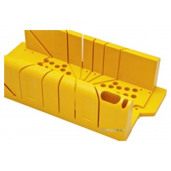 Стусло з полістиролу з ножівкою і фіксаторами STANLEY 480х170х110 мм Стусло з полістиролу з ножівкою і фіксаторами STANLEY 480х170х110 мм