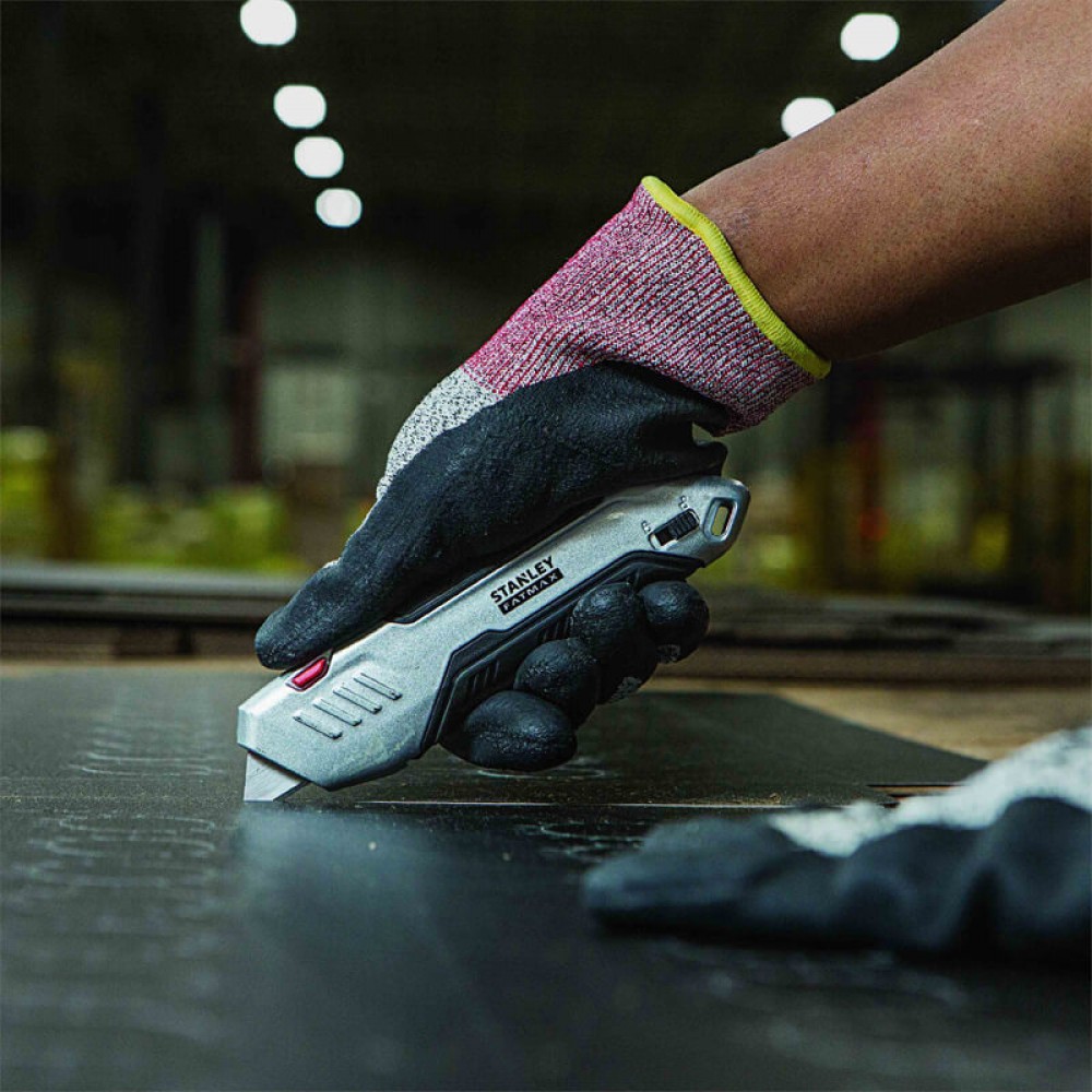 Ніж безпечний FATMAX® Box Box з висувним трапецевідная лезом STANLEY FMHT10370-0 - фото 5 Ніж безпечний FATMAX® Box Box з висувним трапецевідная лезом STANLEY FMHT10370-0 - фото 5